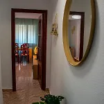 Entero, A Diez Minutos De La Juderia, Cochera Opcional Apartamento *