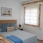 Apartamento Entero, A Diez Minutos De La Juderia, Cochera Opcional