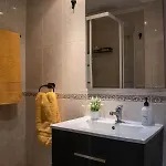 Apartamento Entero, A Diez Minutos De La Juderia, Cochera Opcional *