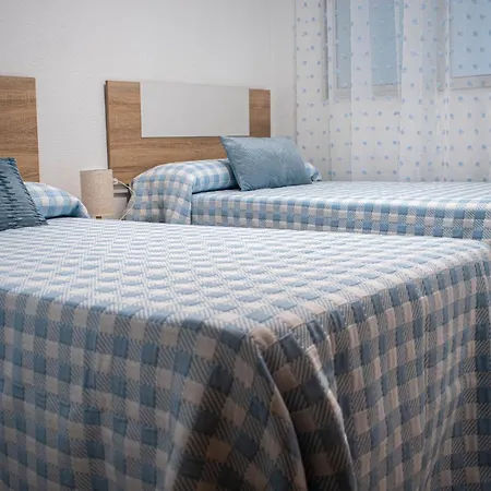 Entero, A Diez Minutos De La Juderia, Cochera Opcional Apartament *