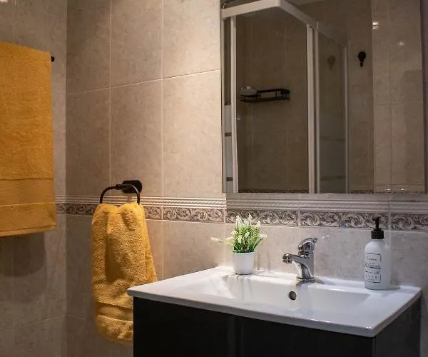 Apartment Entero, A Diez Minutos De La Juderia, Cochera Opcional *