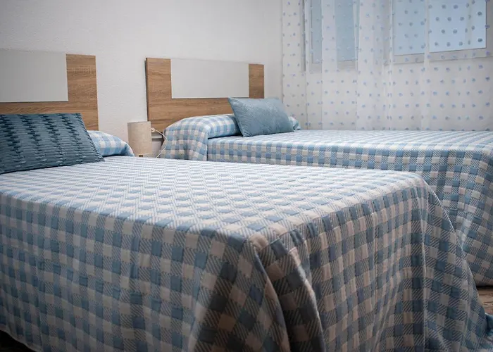 Entero, A Diez Minutos De La Juderia, Cochera Opcional Apartment *