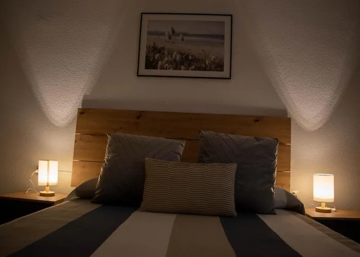 Entero, A Diez Minutos De La Juderia, Cochera Opcional Apartment