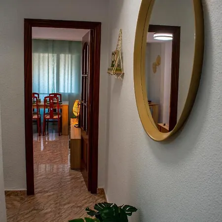 Entero, A Diez Minutos De La Juderia, Cochera Opcional Apartamento *