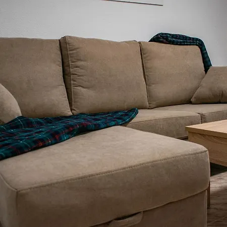 Entero, A Diez Minutos De La Juderia, Cochera Opcional * Córdoba