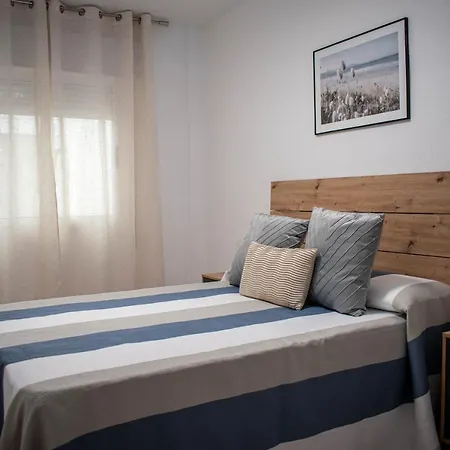 Apartamento Entero, A Diez Minutos De La Juderia, Cochera Opcional *