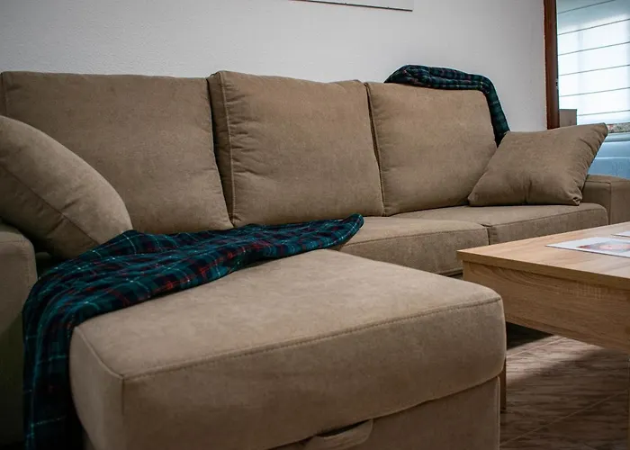 Entero, A Diez Minutos De La Juderia, Cochera Opcional * Κόρδοβα